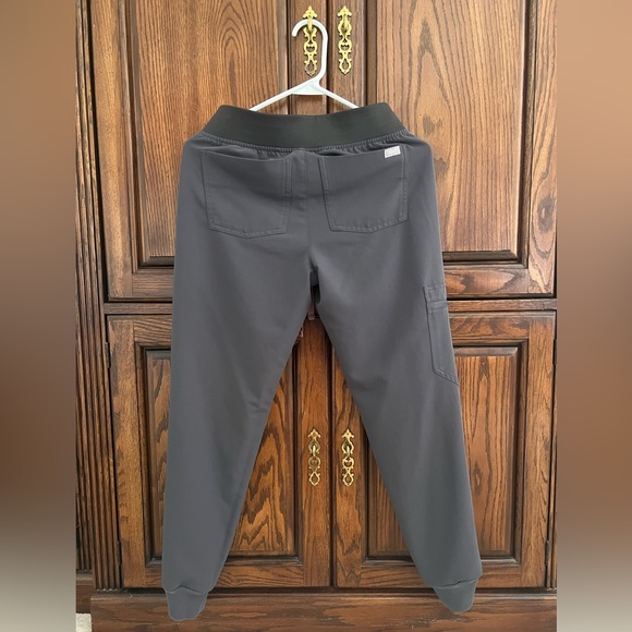 2 FIGS scrub sets CHARCOAL and MOSS XXS - Picture 5 of 15